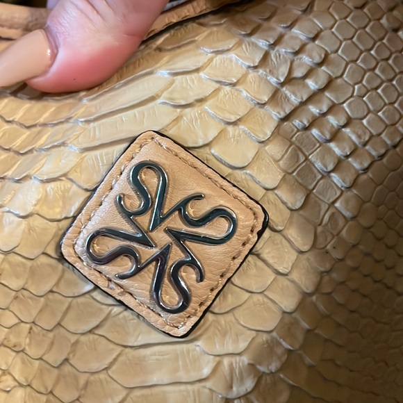 Vera Wang Purse - Picture 3 of 16